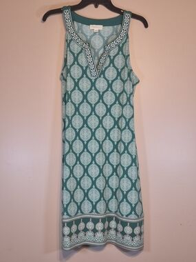 Sleeveless Green Pink White Printed Midi Dress with Notch Neck**